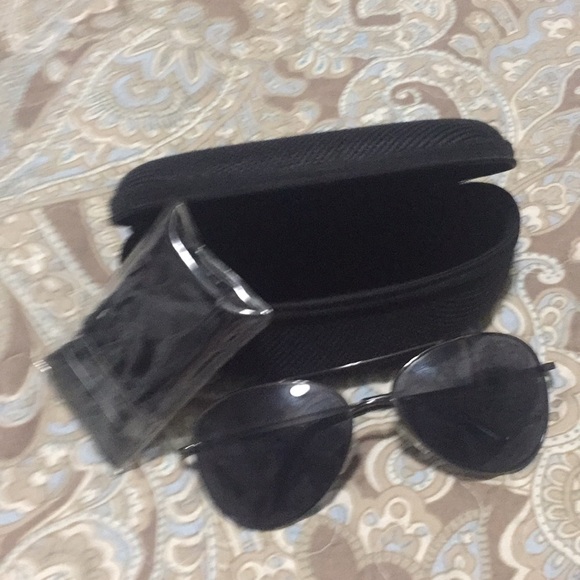 English Laundry Clive model sunglasses - Picture 5 of 5